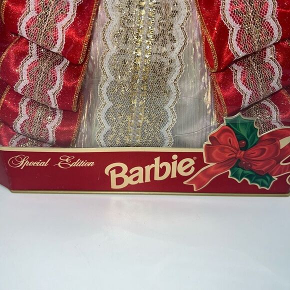 Mattel Barbie 1997 Happy Holidays Barbie, Damaged Box .. otherwise BRAND NEW - Picture 6 of 7